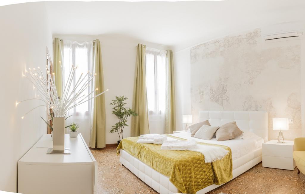 Grand Palace Canal View Apartment Venedig